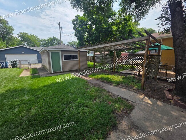 Building Photo - Newly remodeled 2 Bedroom house