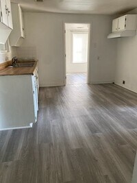 Building Photo - 421 S Columbia Dr