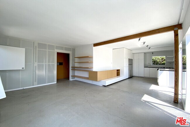 Primary Photo - 1819 Euclid St