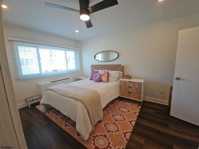 Building Photo - 6100 Boardwalk