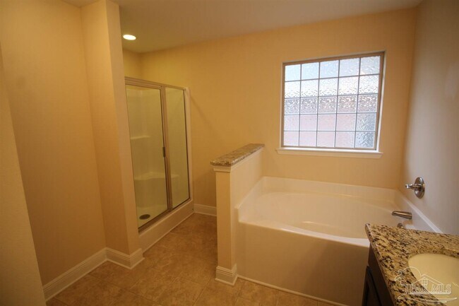 Building Photo - 632 Edith Ln