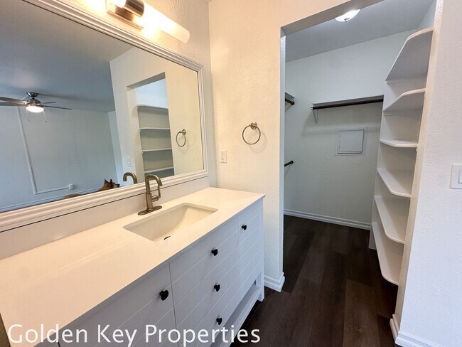 Building Photo - Ocean-View 2BR/2.5BA Townhome in Cardiff!