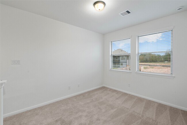 Building Photo - 631 Silver Pear Ct