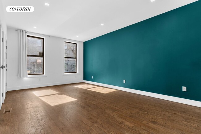 Primary Photo - 297 Hinsdale St