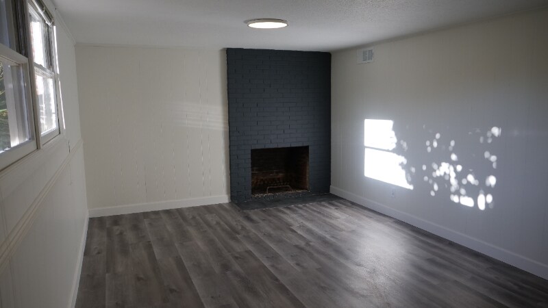 Building Photo - 1525 Ivy Ct