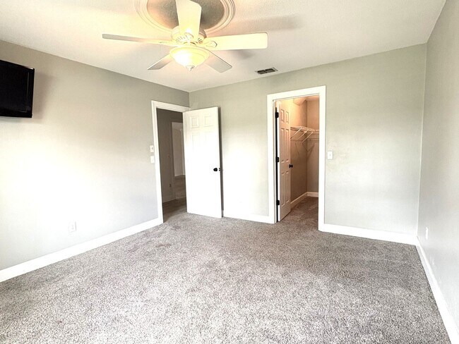 Building Photo - Beautiful 2 Bedroom Ormond Beach Home!