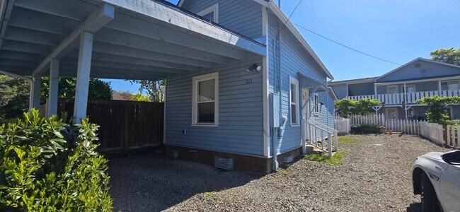 Building Photo - Furnished Listing-213 West 12th St., Port Angeles, WA 98362