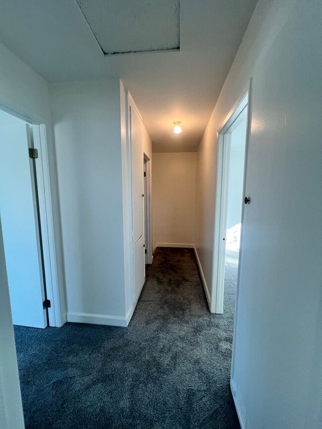 Building Photo - Spacious 2-Story House in Whittier