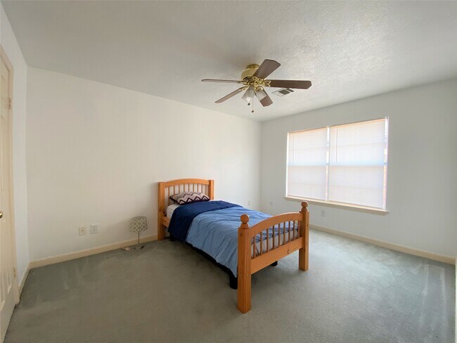 Building Photo - 6918 Springcrest Ct