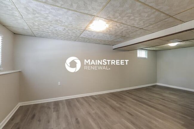 Building Photo - 3 Bedroom Pet-Friendly Home in INDEPENDENC...