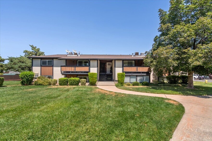 Building Photo - 263 W Garden Park Dr