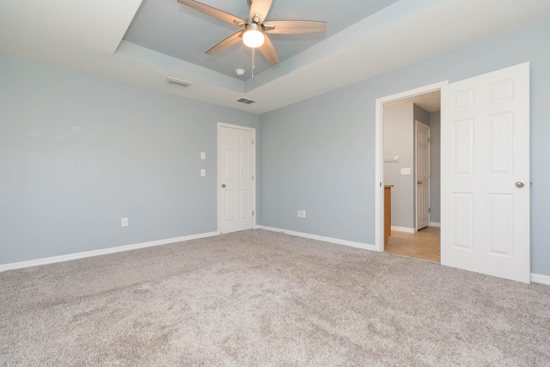 Building Photo - 15939 Fishhawk View Dr