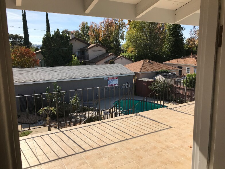 Building Photo - 13744 Burbank Blvd