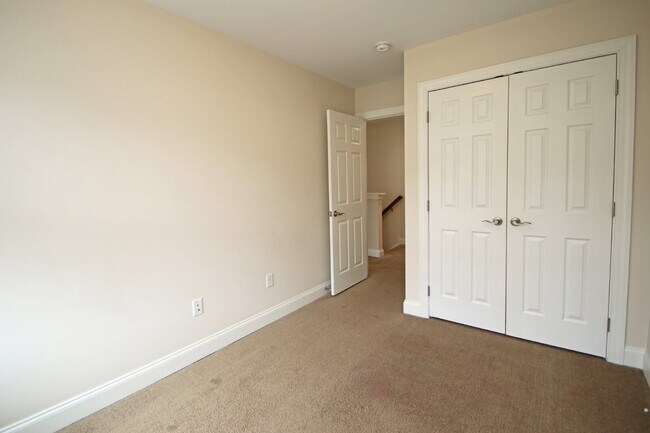 Building Photo - Stunning 3 Bed Rental with Deck & Pond View!