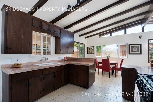 Building Photo - 569 10th St