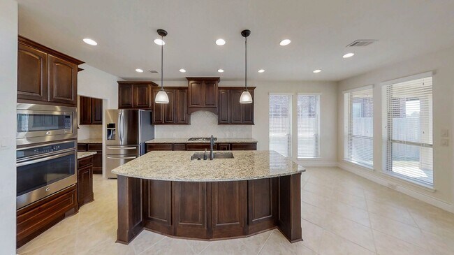 Building Photo - 20323 Mary Point Ln