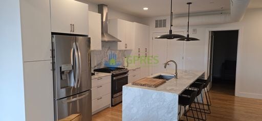 Building Photo - Spacious 2BR/2BA Condo with Fireplace, Balcony & In-Unit Laundry – Pittsburgh