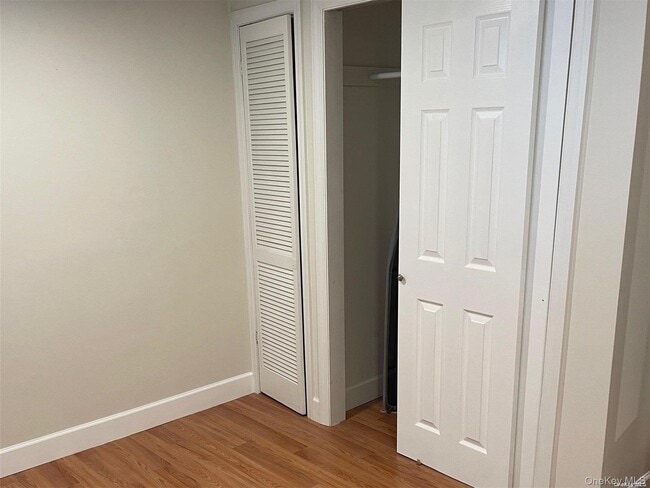 Building Photo - 109 E Main St