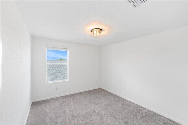 Building Photo - 11177 NW Fernbrook Dr