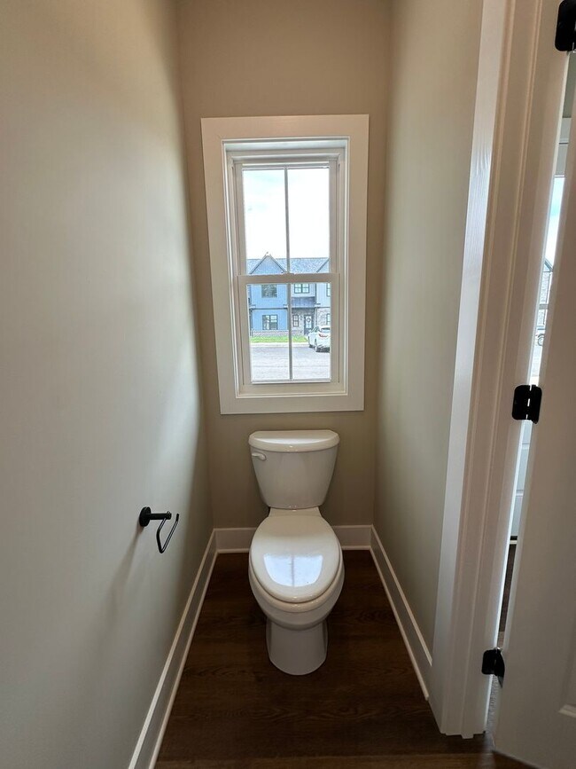 Building Photo - Beautiful new townhouse located in the new...