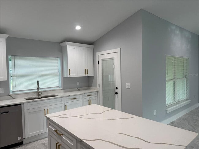 Building Photo - 15185 SE 61st Ct