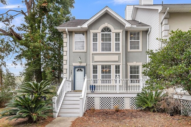 Building Photo - Beautiful 3-Bedroom Home in the Heart of Charleston!
