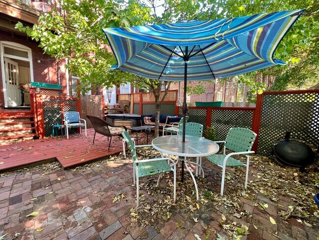 Building Photo - 4248 Botanical Ave