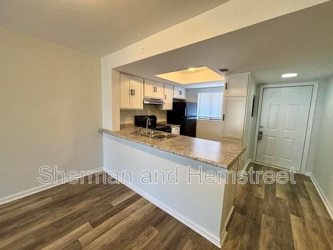 Building Photo - 607 Windsong Cir