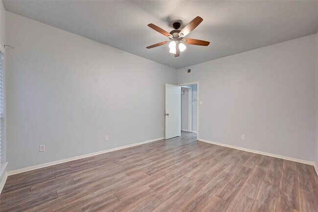 Building Photo - 11711 Memorial Dr