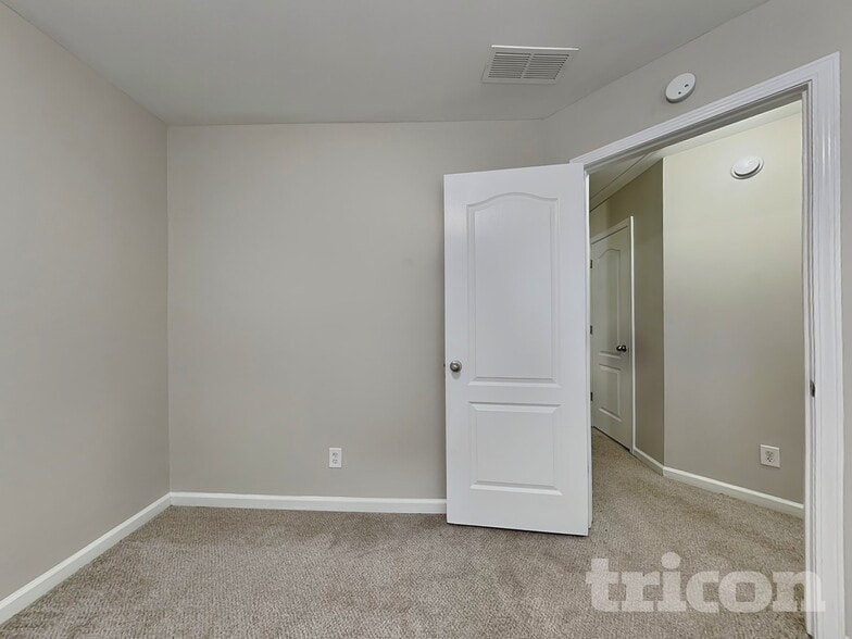 Building Photo - 2940 Emerald Springs Dr