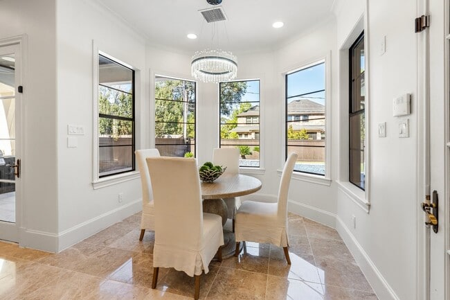 Building Photo - 4134 Bellefontaine