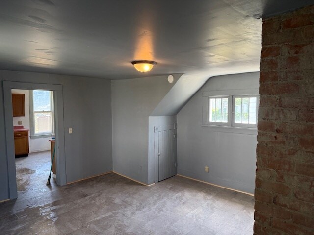 Building Photo - 118 Baker Ave