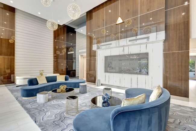 Building Photo - 155 E Boca Raton Rd