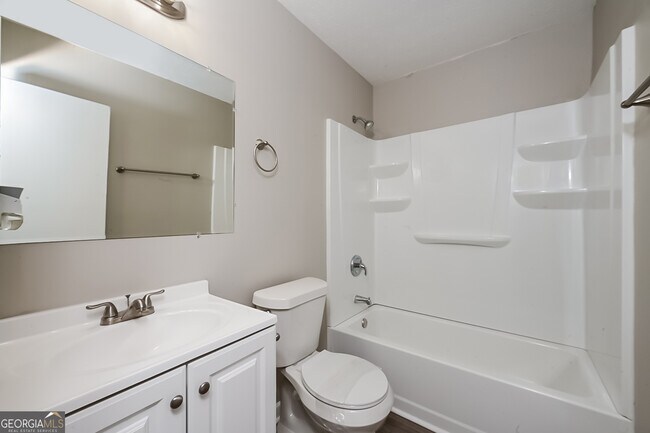 Building Photo - 4975 Manor Dr SW