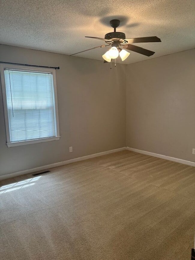 Building Photo - 3 Bed/2 Bath Home - Minutes from SJAFB, Sh...