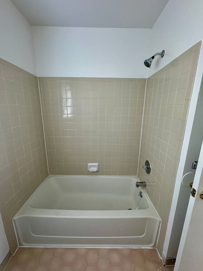 Building Photo - Lovely 3 bedroom/2 bath home in Fountain V...
