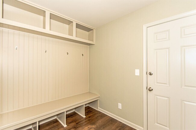 Building Photo - 9872 Bluestone Circle