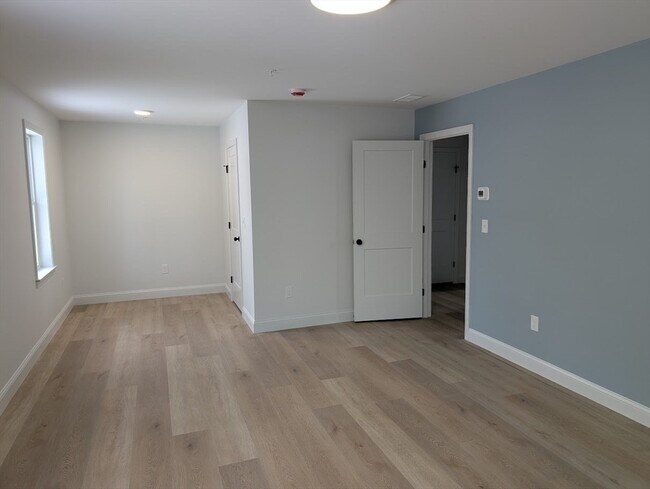 Building Photo - 778 S Main St