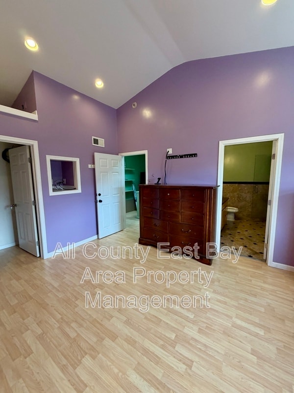 Building Photo - 224 Cordova St