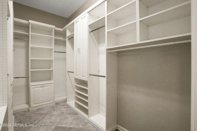 Building Photo - 1513 Hackberry Ct
