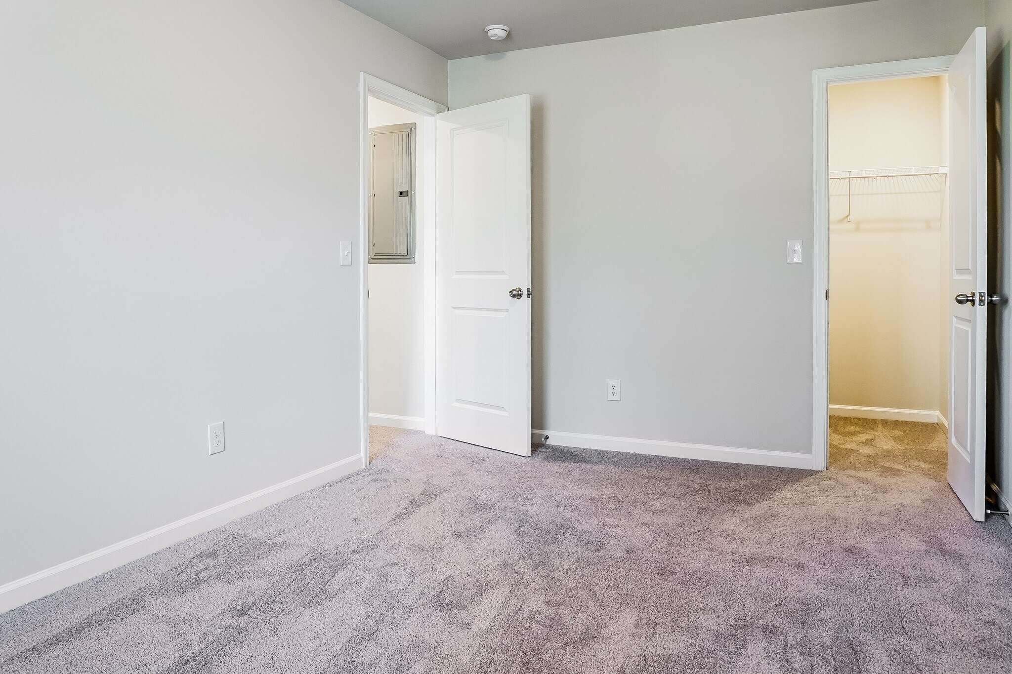 Building Photo - 2847 Saratoga Lake View