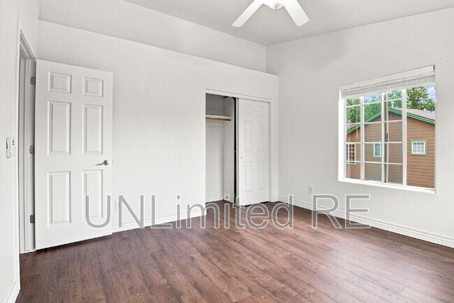 Building Photo - 3272 S Litzler Dr