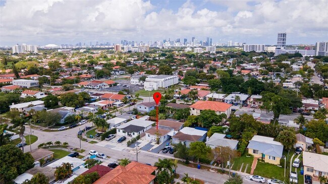 Building Photo - 2761 SW 33rd Ave