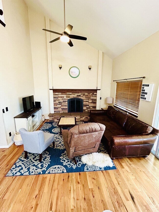 Building Photo - 7890 Candleflower Cir