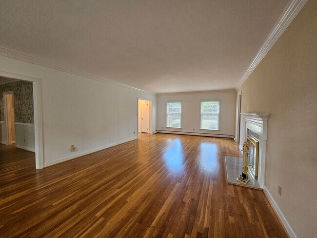 Building Photo - WITCH DUCK POINT