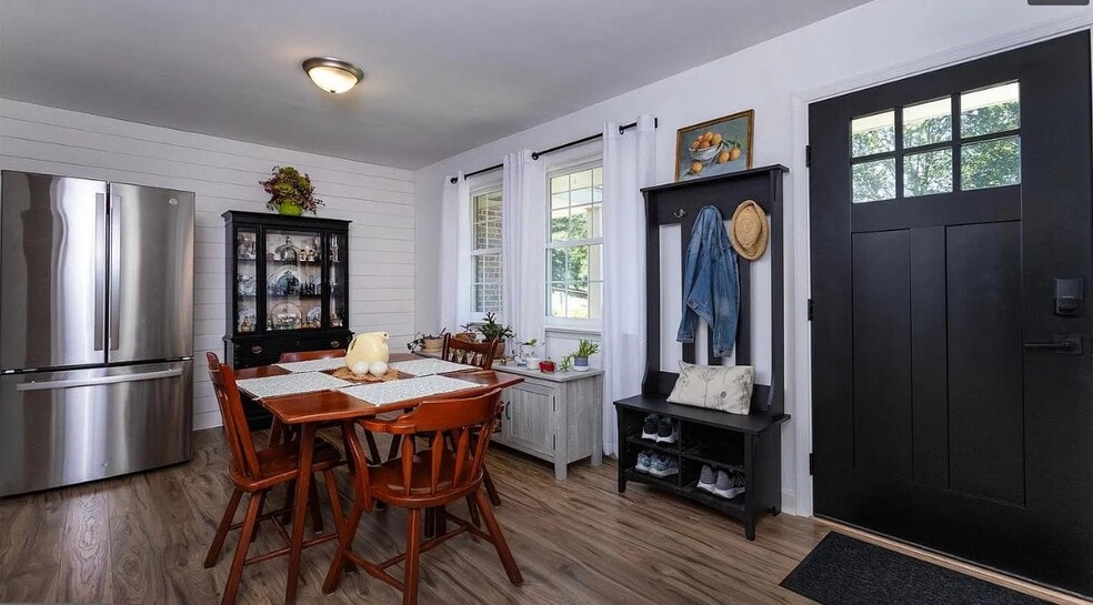Building Photo - 907 Rhue Haus Ln