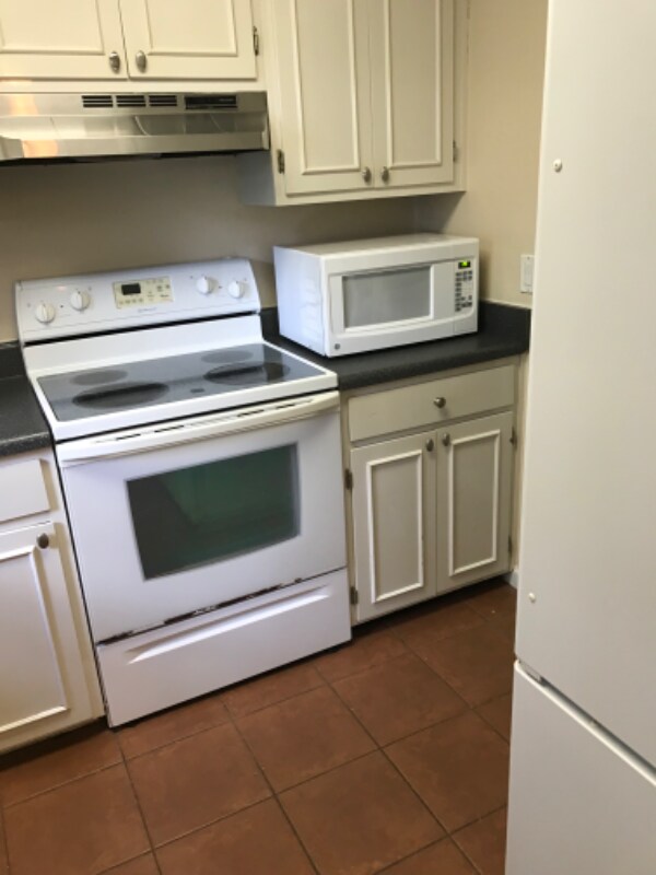 Building Photo - 202 Island Dr
