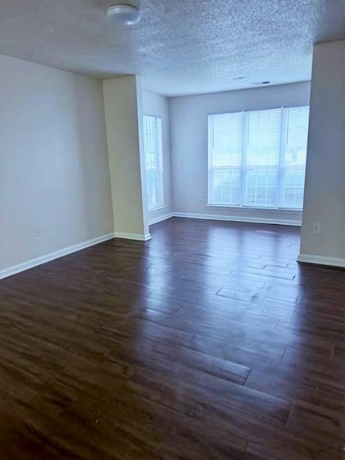 Building Photo - 330 Commonwealth Cir