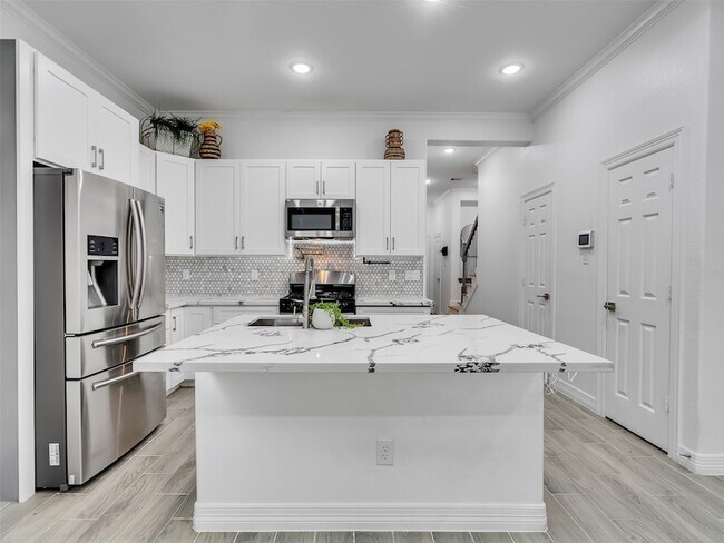 Building Photo - 7923 Bonaire St
