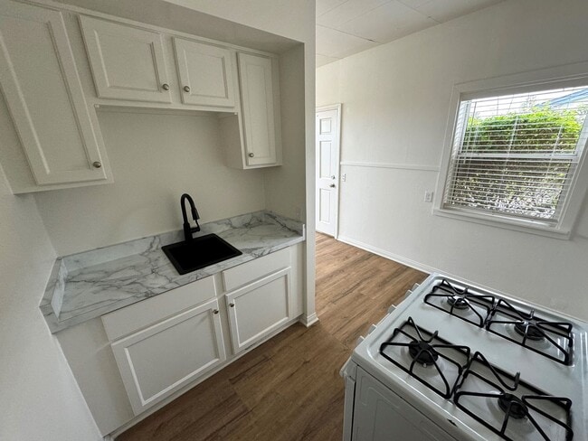 Building Photo - pierpont